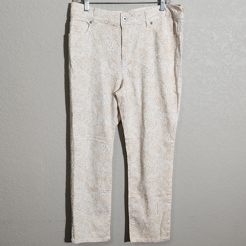Chicos Platinum Denim Pants Womens  Size 1.5 M Lace Cream Pattern Ultimate Fit